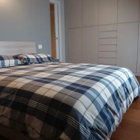 Bright And Spacious Top Foor Flat Milão